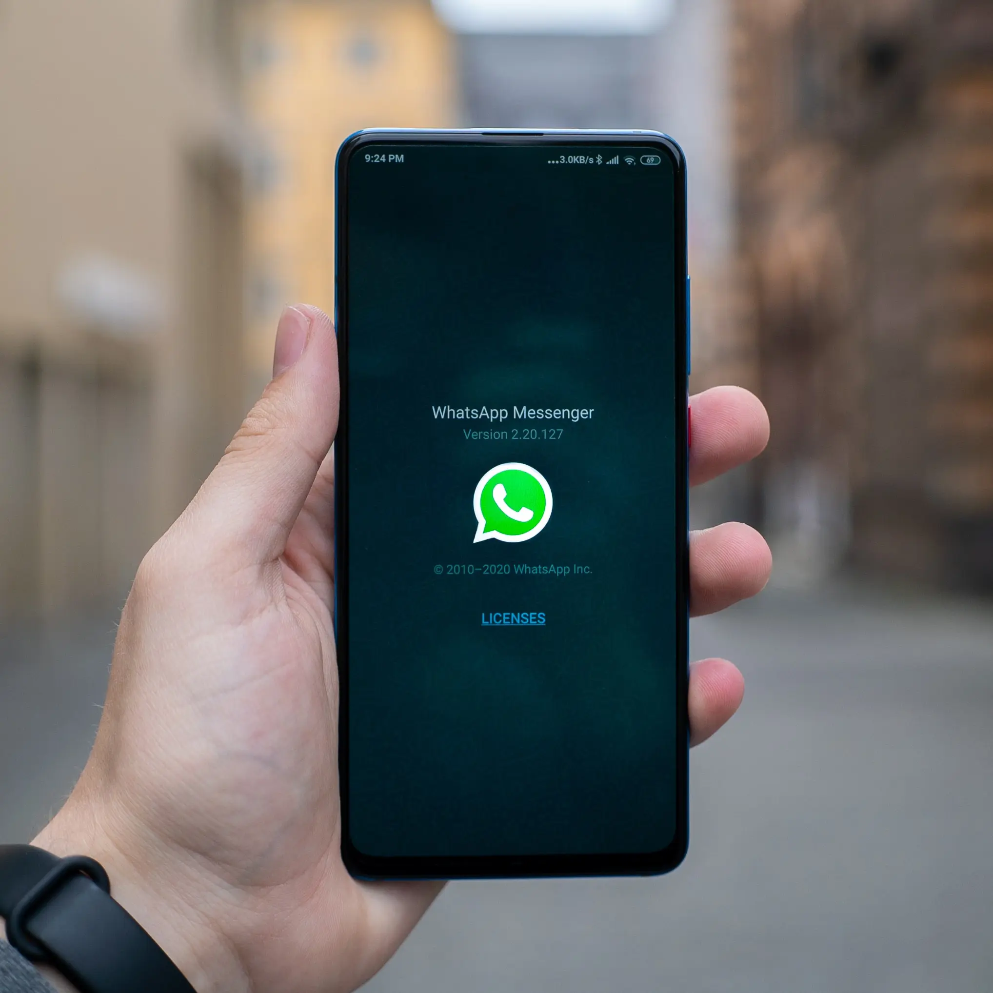 How to create a poll in WhatsApp group